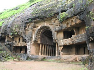 places near mumbai to visit with family