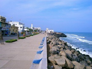 places to visit between mahabalipuram and pondicherry