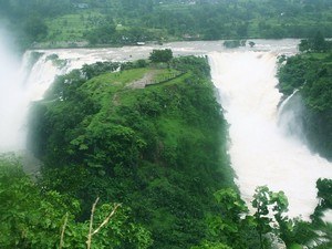 natural tourist places near pune