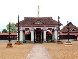 tourist places in central kerala