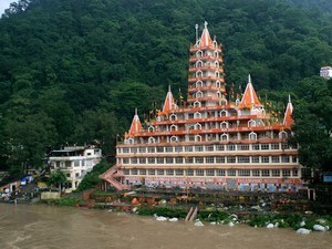 Tera Manzil Temple / Kailash Niketan Temple