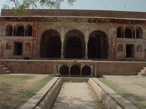 new delhi near by places to visit