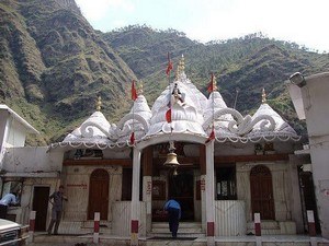 nearest tourist places in hp