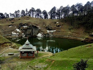 nearest tourist places in hp