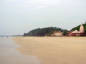 places near mumbai to visit in summer
