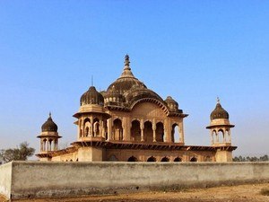 tourist places near delhi within 800 kms