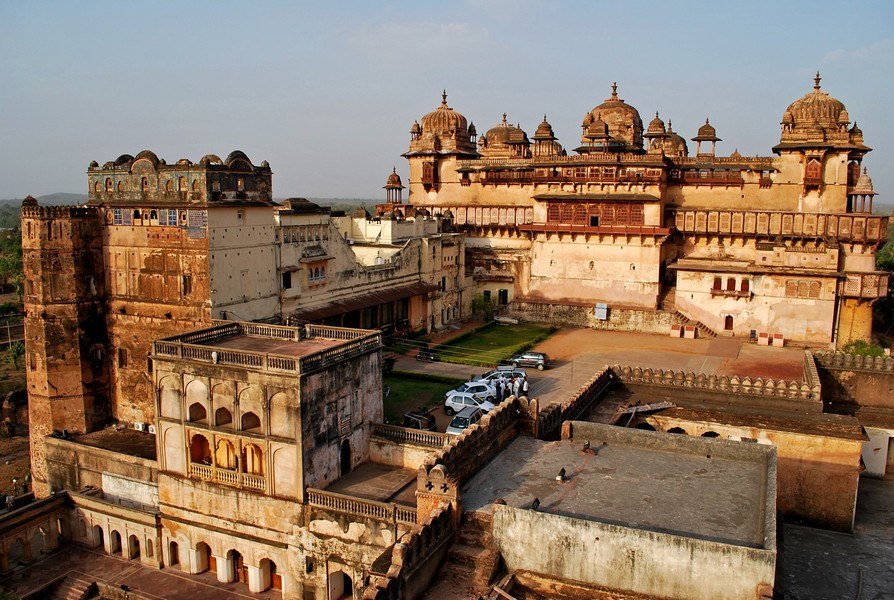 mp tourism orchha fort
