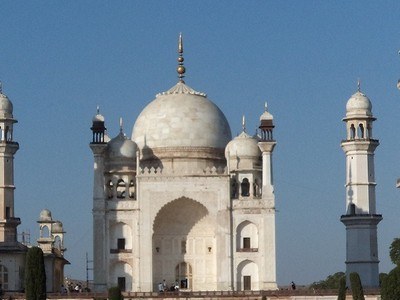 places to visit near hyderabad for vacation