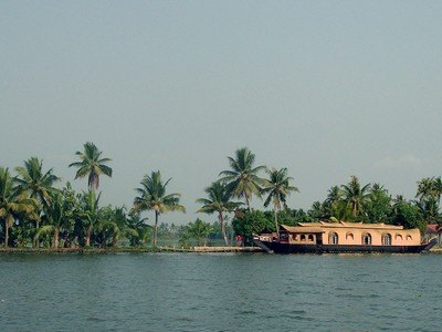 tourist places in kerala for 2 days