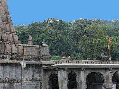 places to visit near hyderabad for vacation
